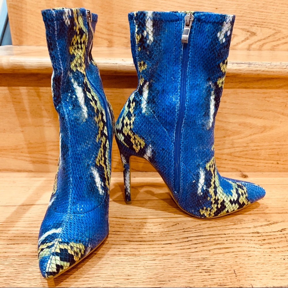 Snake print skinned Ankle High Fashioned Boot